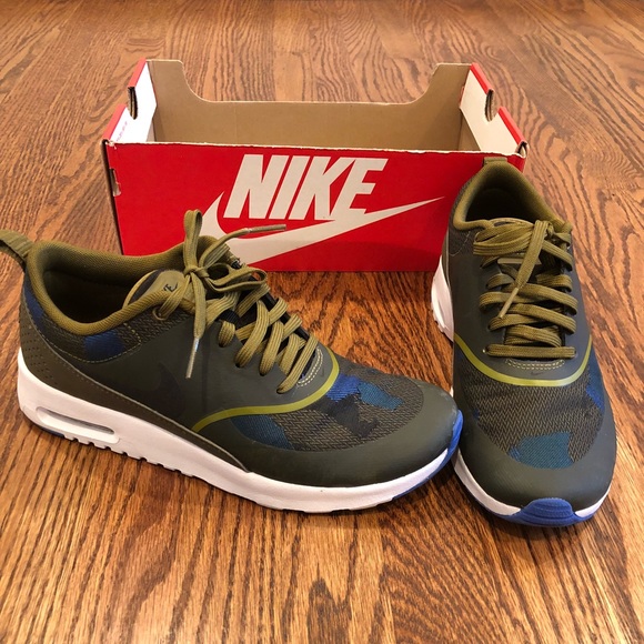 Nike Shoes - Women’s Nike Air Max Thea JCRD